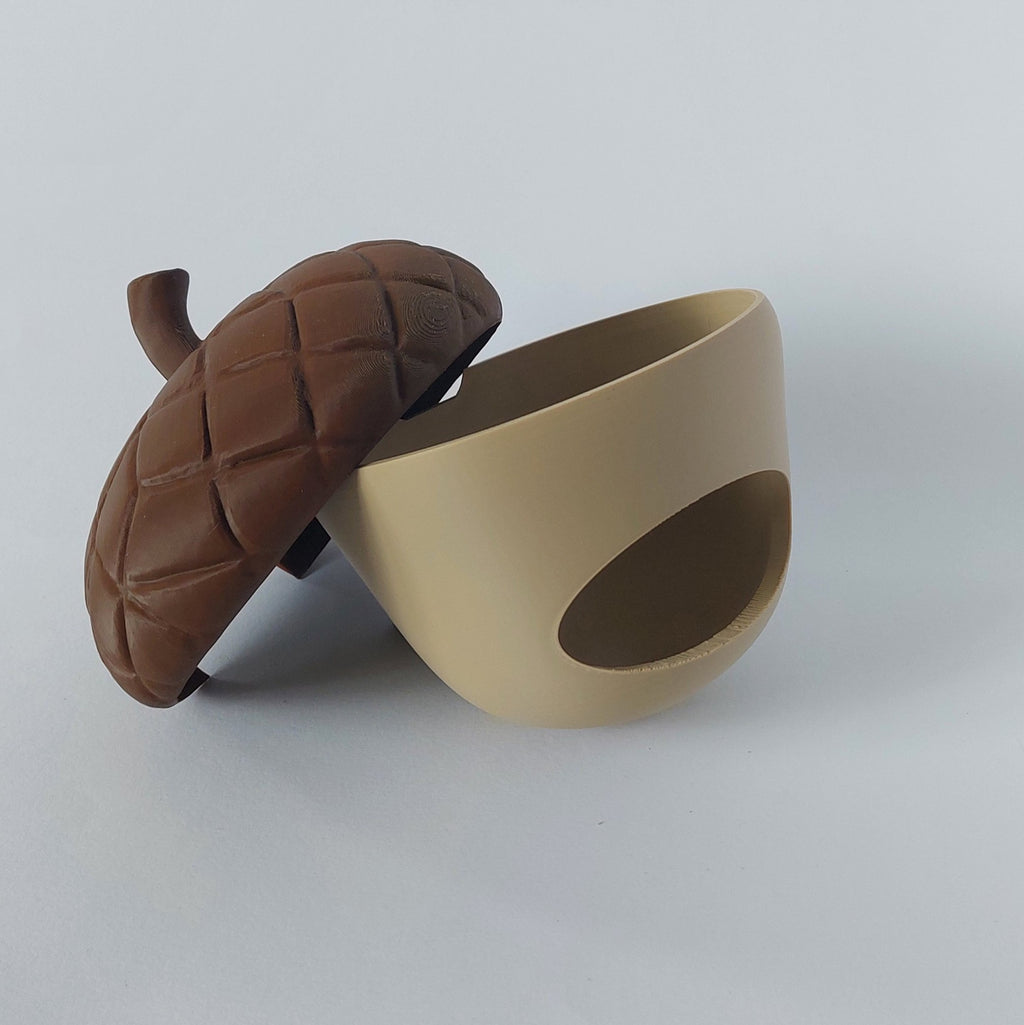 Acorn mounted hay holder