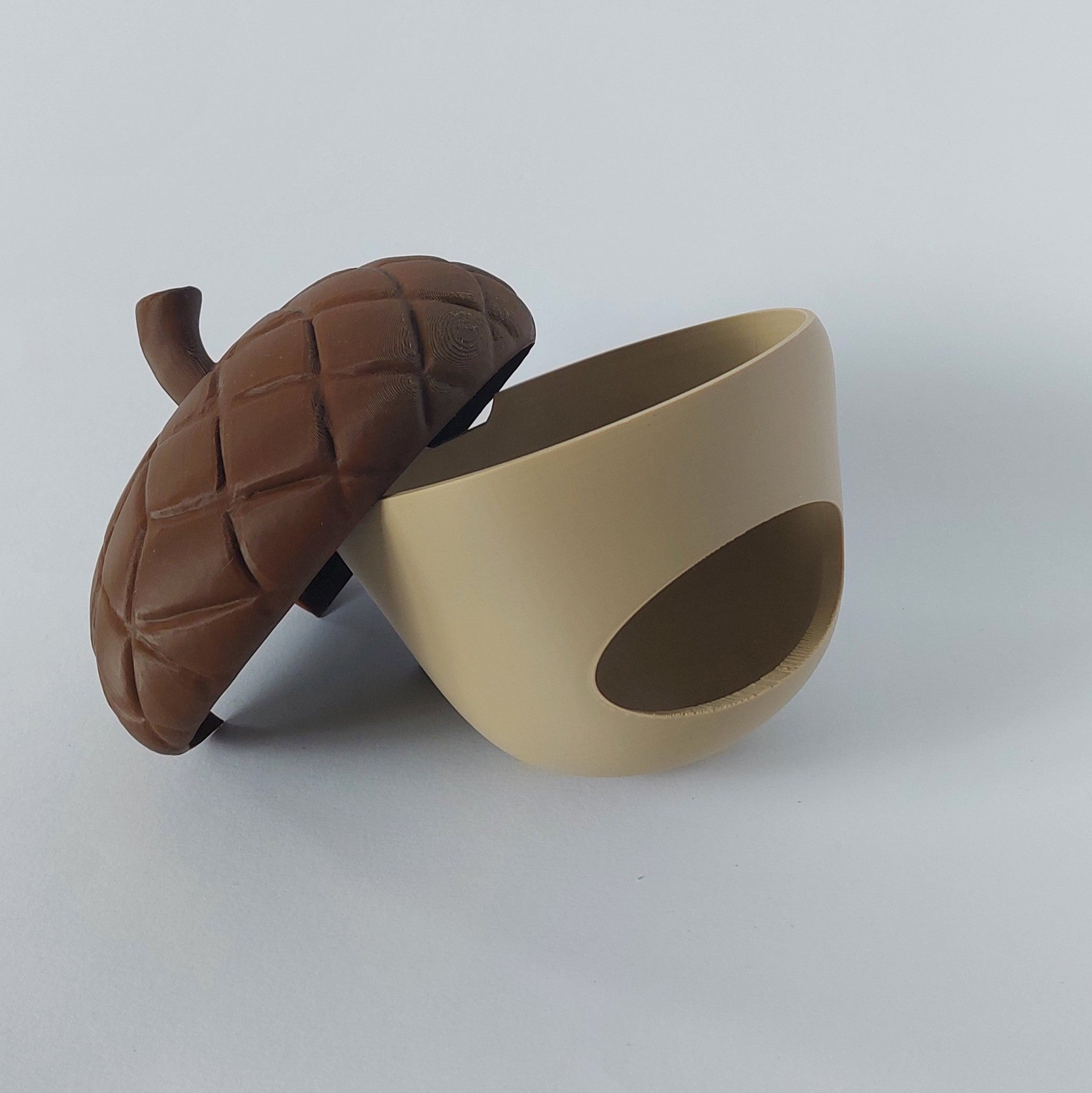 Acorn mounted hay holder