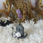 Tombstone & skull spray holder