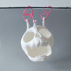 Skull hanging hide