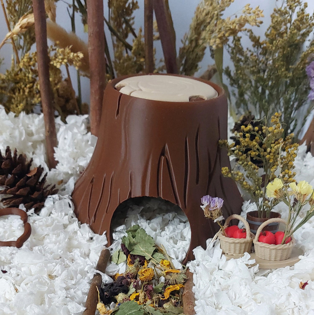 Small animal tree stump hide