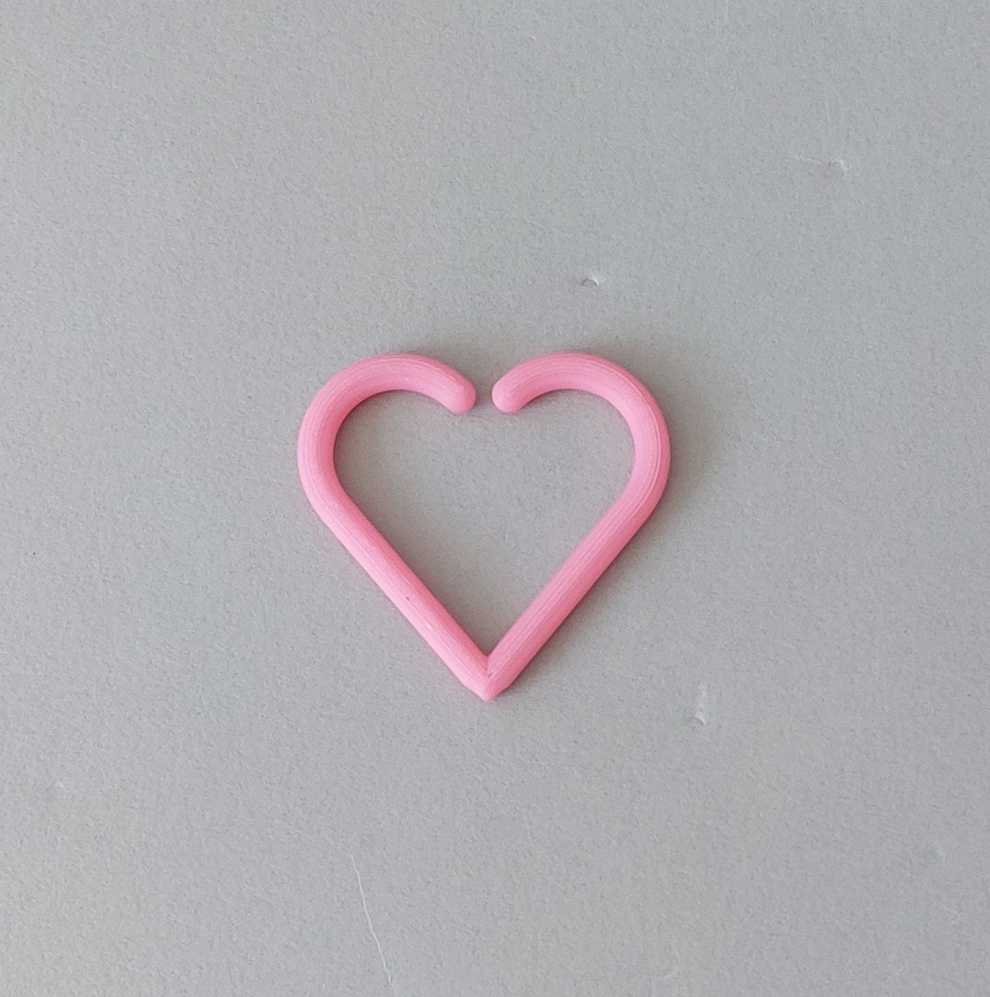Multi-shaped c-clips hanging hooks