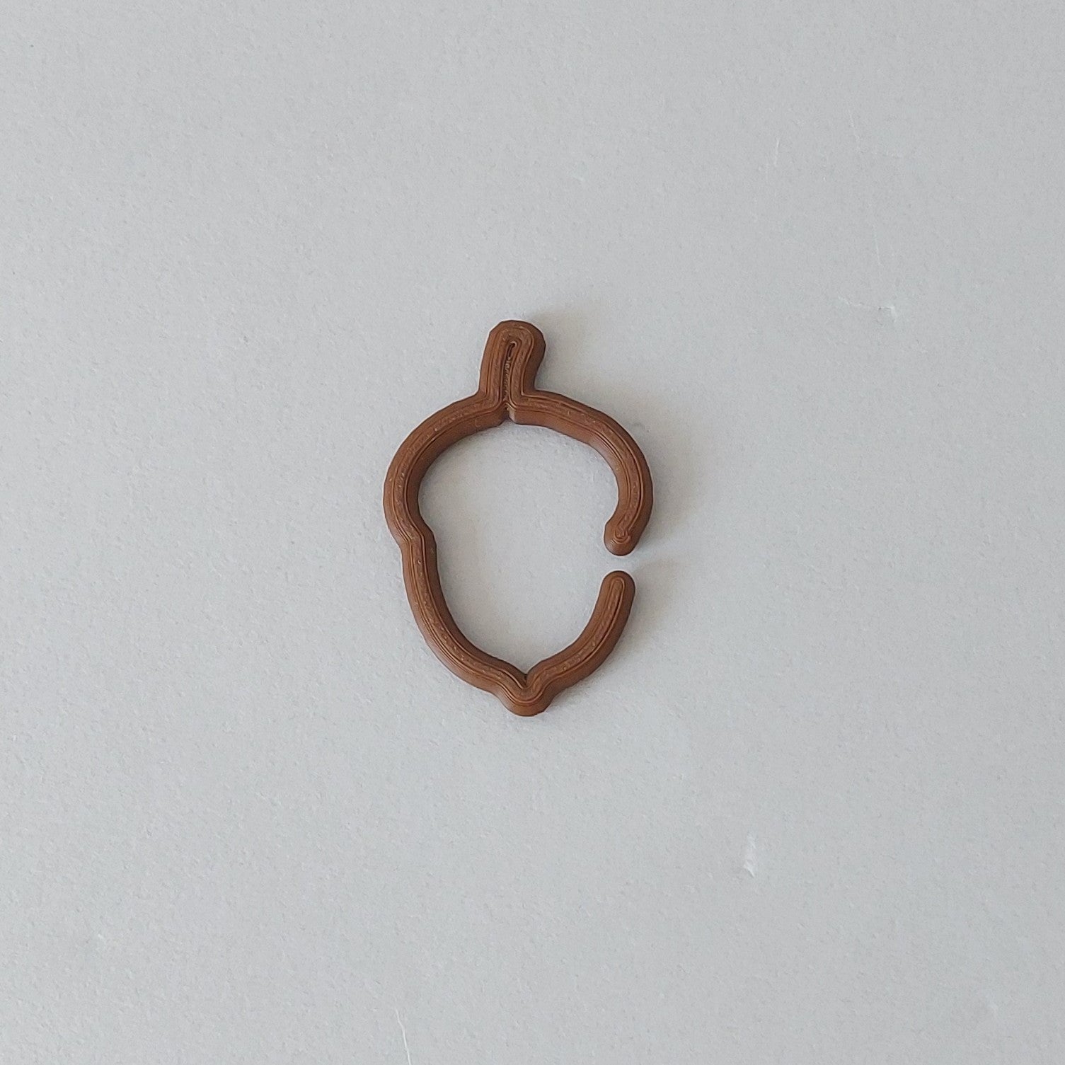 Multi-shaped c-clips hanging hooks