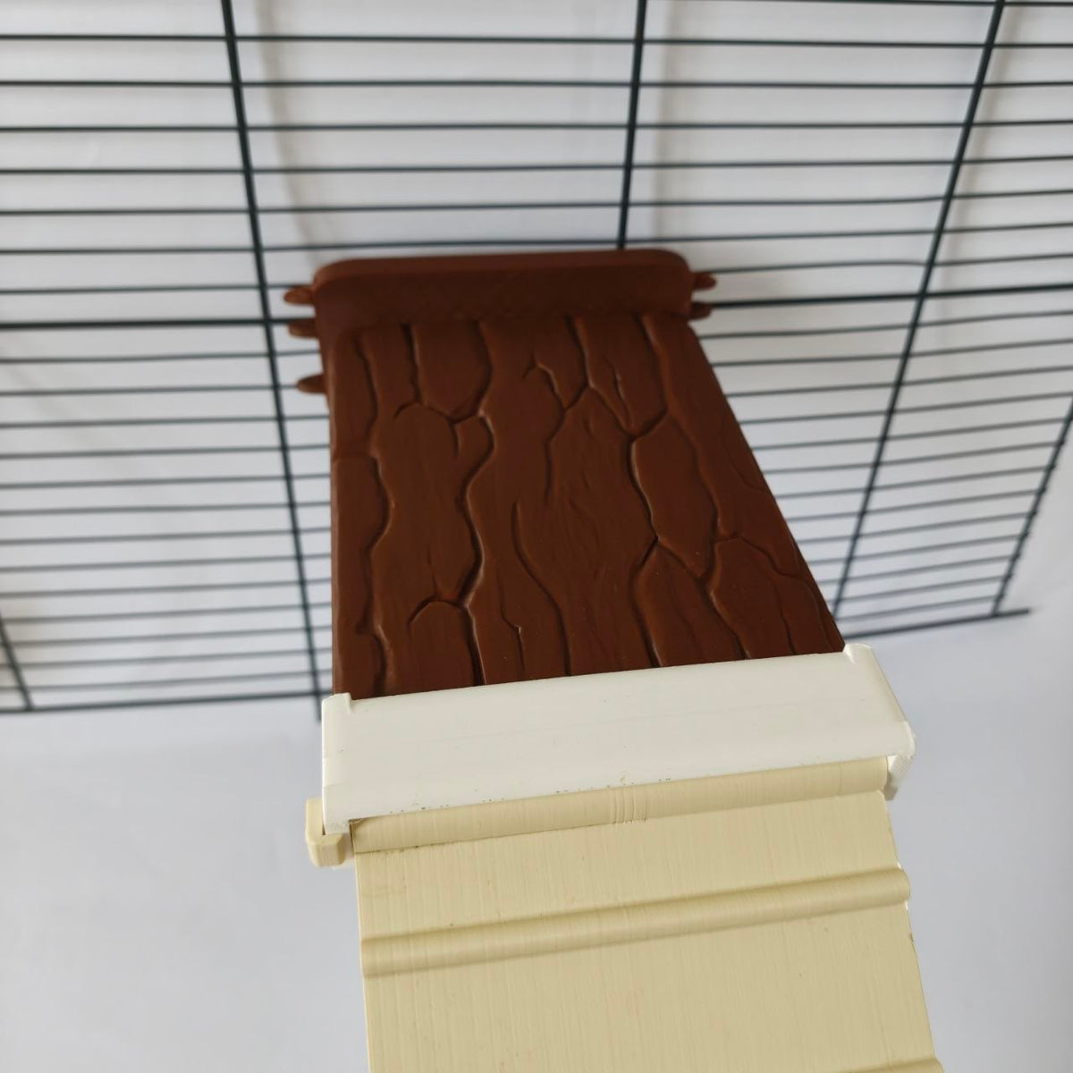 Plank mounted platform