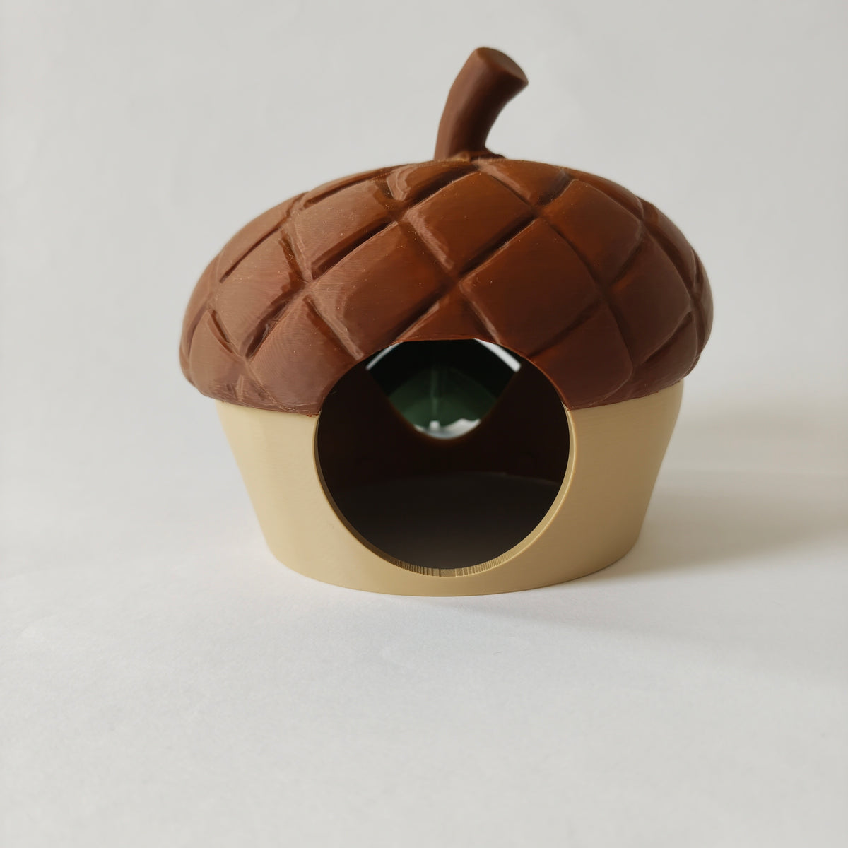 Peek-a-boo small animal hide