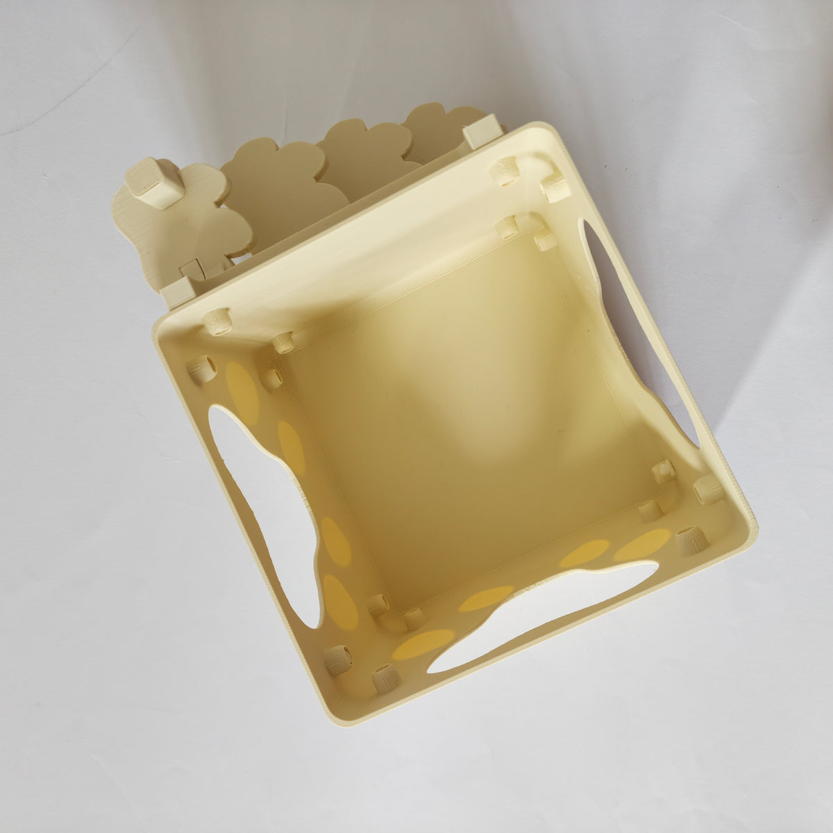 Modular chamber hide
