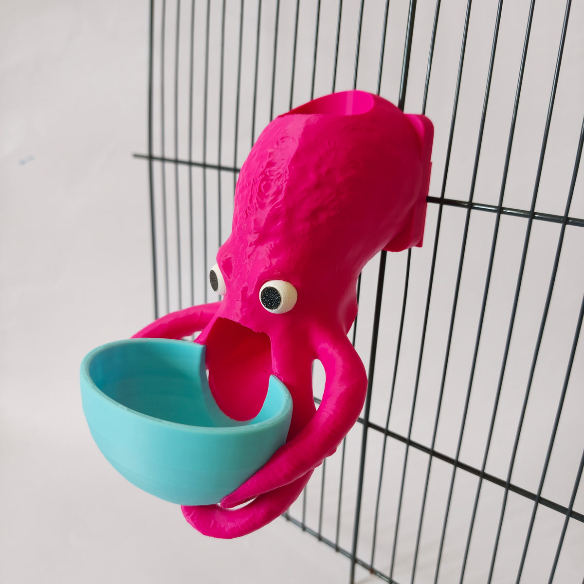Octopus feeder