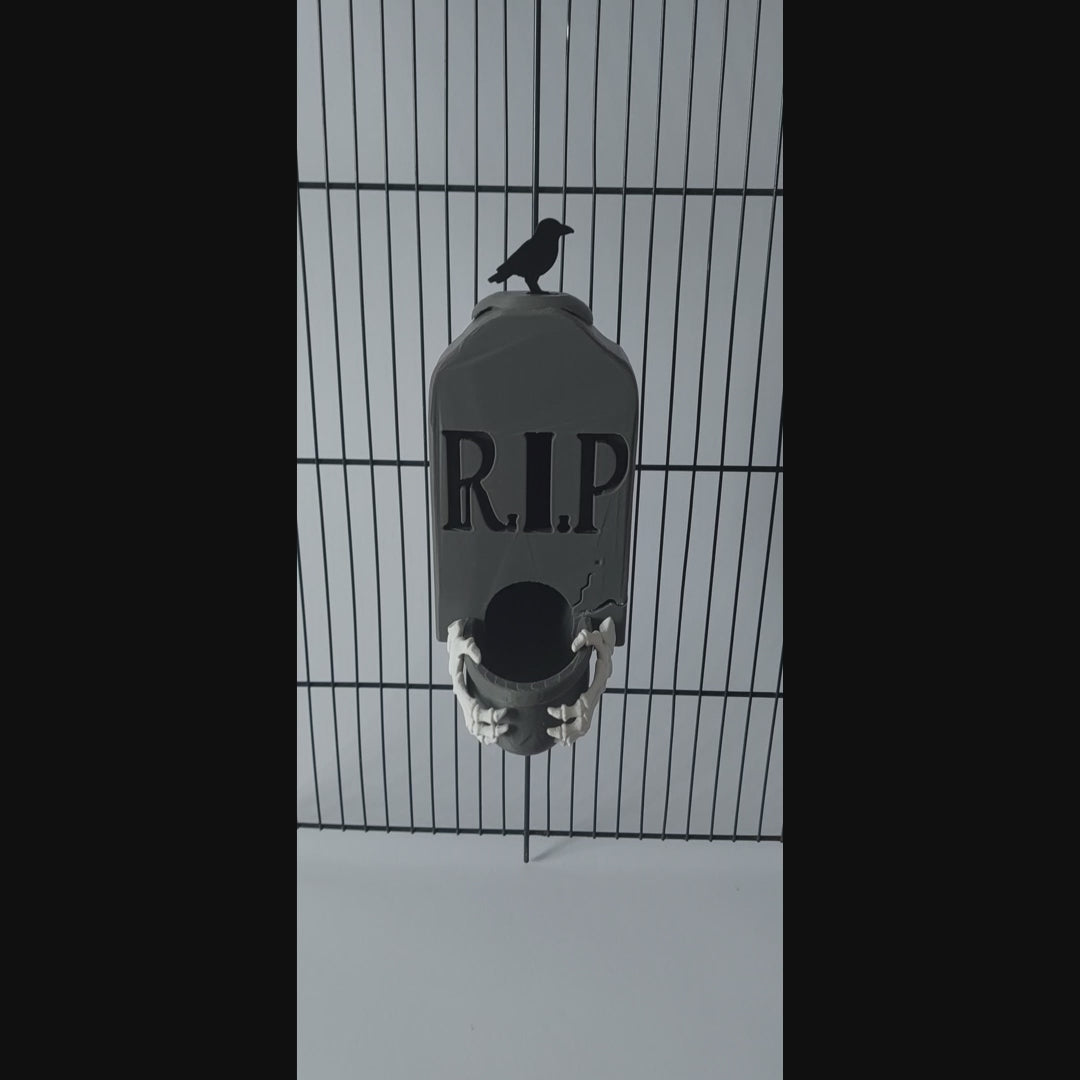 Rat gravestone feeder